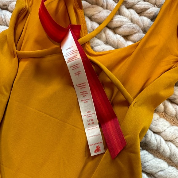 NWT Left On Friday Weekender Suit 24k (Gold) Size Small Discontinued Color/Style - Picture 9 of 9